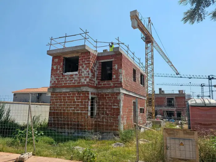 Construction progress of Torre la Sal, August 2025, photo 2 of 2
