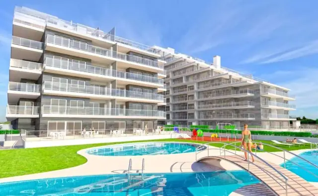 Torre la Sal paplūdimys ir Viduržemio jūra šalia pastato Ciudad Jardín 3