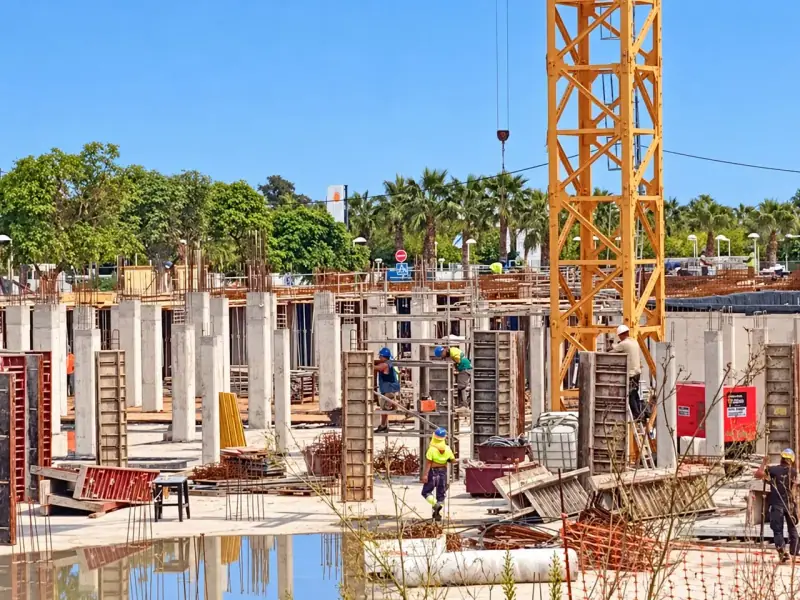 Latest construction photo of Edificio Cristal 1, October 2026