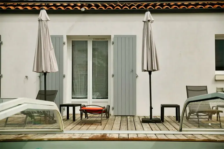 Appartement te koop aan het strand met terras en zwembad