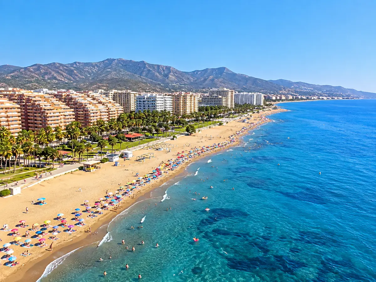 Strand „Playa de les Amplàries“ in „Marina d'Or“, Oropesa del Mar (illustrative Darstellung)