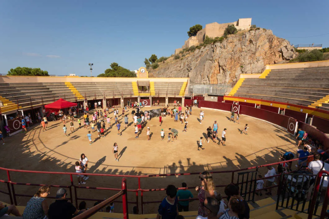 feesten-van-San-Jaime-in-Oropesa-del-Mar-kinder-stierrennen
